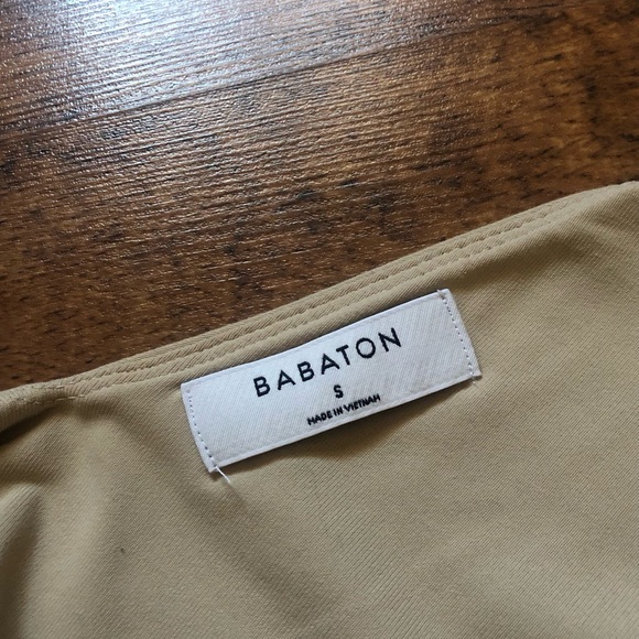 ARITZIA Babaton: Contour Bodysuit, Deep V-Neck - Picture 3 of 3